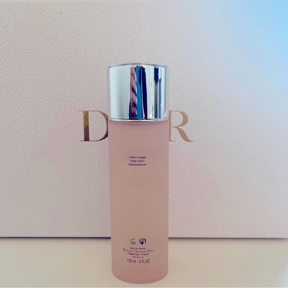 🌷Dior Capture Totale Intensive Essence Lotion - Picture 2 of 5